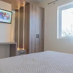 米西里亚公寓 * 罗希姆诺